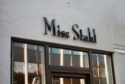 Miss stahl facade